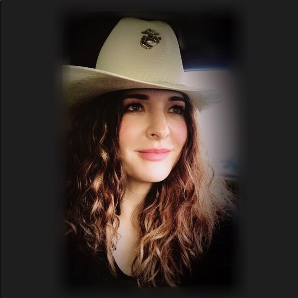 Meet your Posher, Tracey - Picture 2 of 2